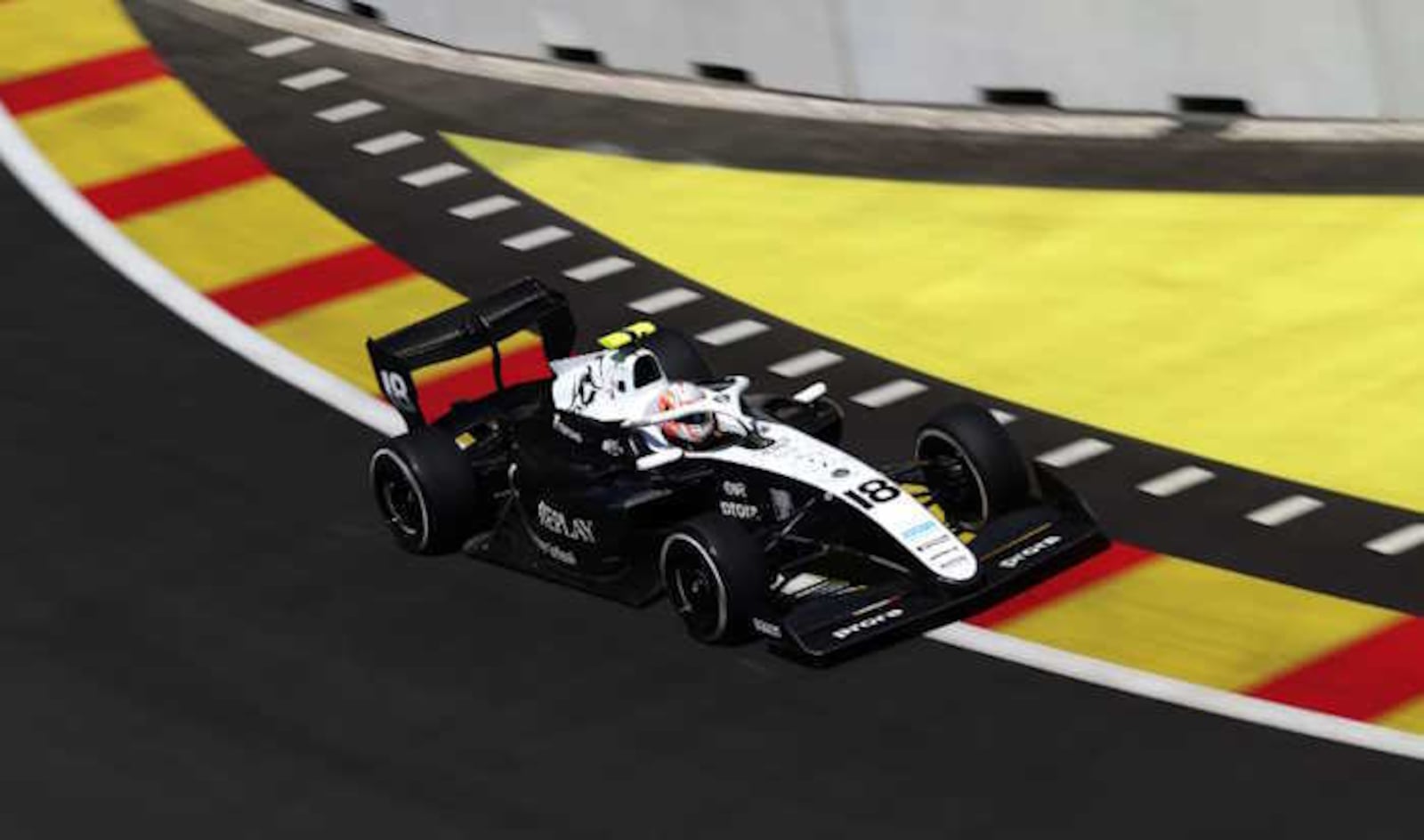 Imagem da matéria: Verstappen alerta, e F1 chega a Madri sob tensão: ‘Pista não é fácil’