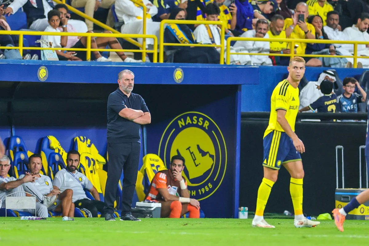 Técnico do Al-Nassr discute com jornalista ao defender Cristiano Ronaldo