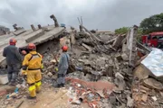 Bombeiros resgataram 8 vítimas de desabamento, 2 delas com vida