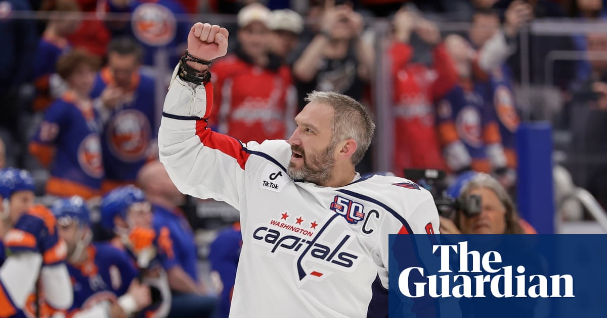 A estrela da NHL, Alex Ovechkin, aparece em anúncio de campanha do partido pró-Putin Partido Rússia Unida