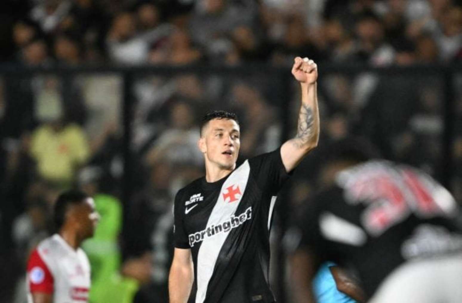 Foto: Divulga&ccedil;&atilde;o / Conmebol - Legenda: Bruno Duarte abriu o placar para o Gigante da Colina / Jogada10