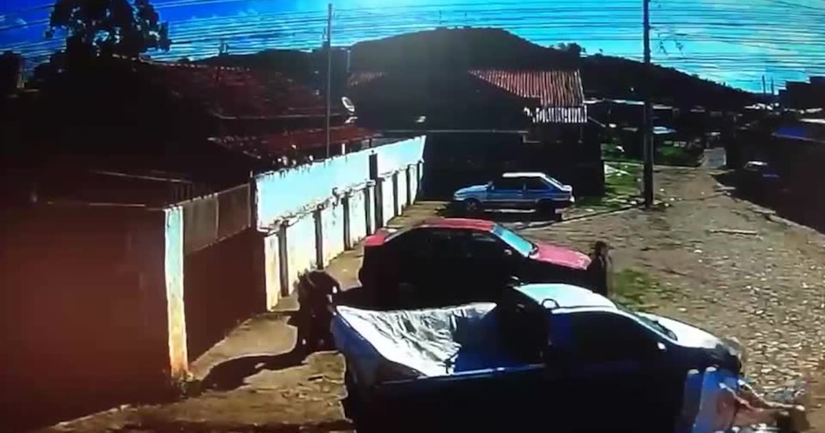 Vídeo: Homem é atropelado e agredido com golpes de picareta após discussão em Caeté (MG)