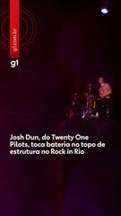 Josh Dun, do Twenty One Pilots, toca bateria no topo de estrutura no Rock in Rio