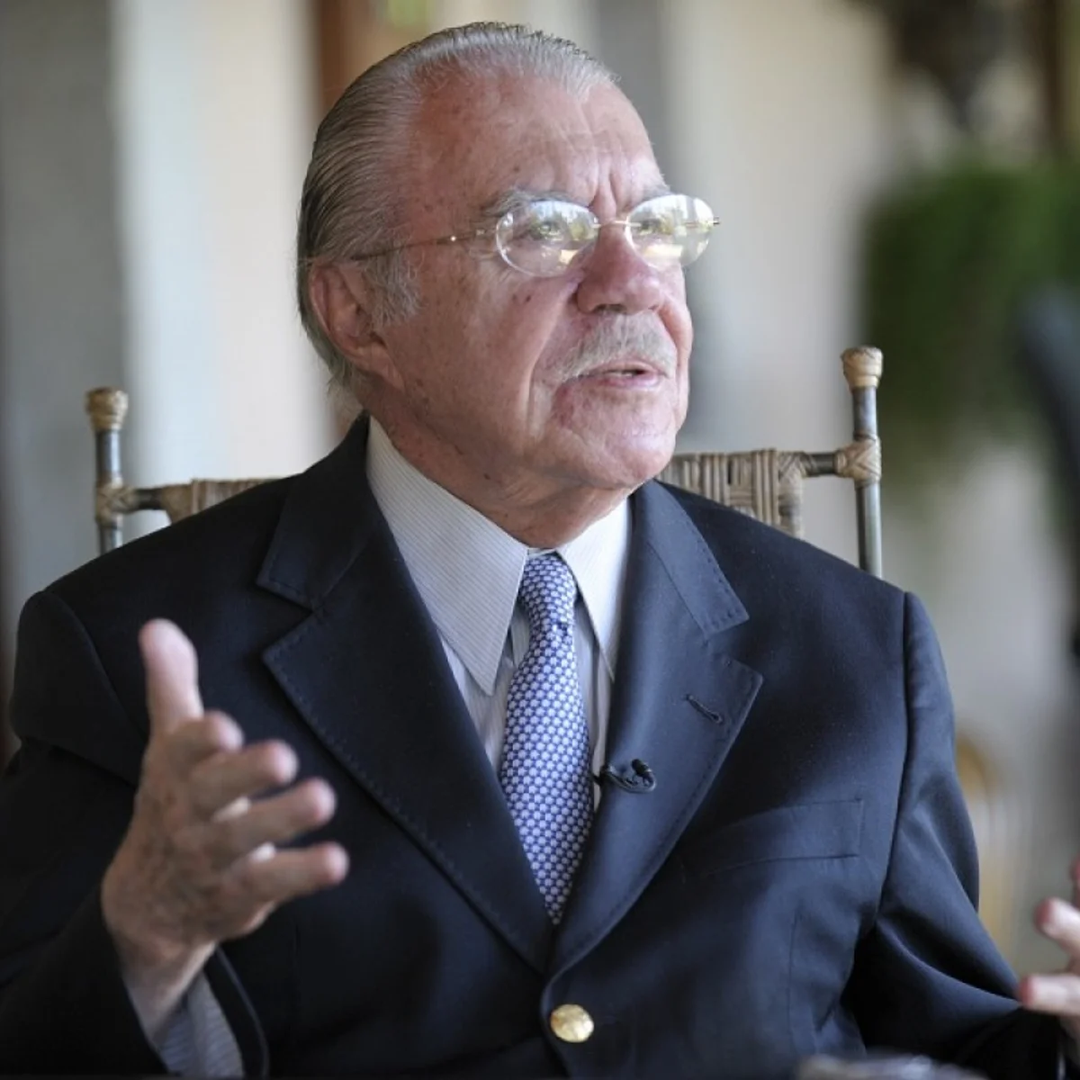 José Sarney é internado em São Luís com pneumonia