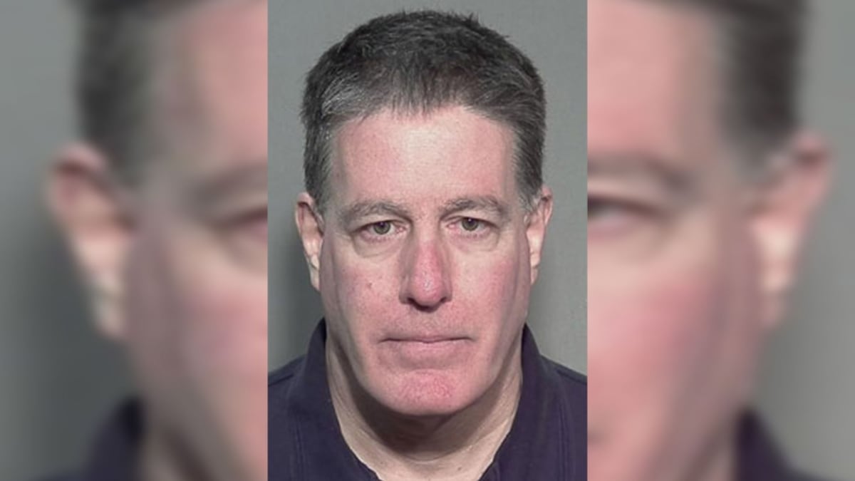 Disgraced former Montreal priest has release revoked after allegedly viewing child porn on public transit
