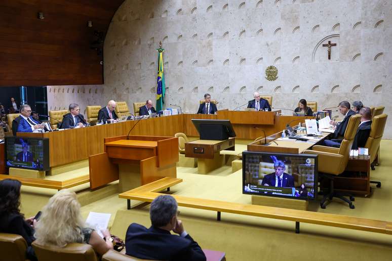 Julgamento sobre mensagens de Vorcaro a Moraes representa 'termômetro decisivo sobre estabilidade do STF', avaliam especialistas