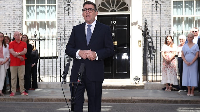 A pressão por um rompimento do Reino Unido aumenta após acordo histórico, com Trump apoiando a reunificação da Irlanda