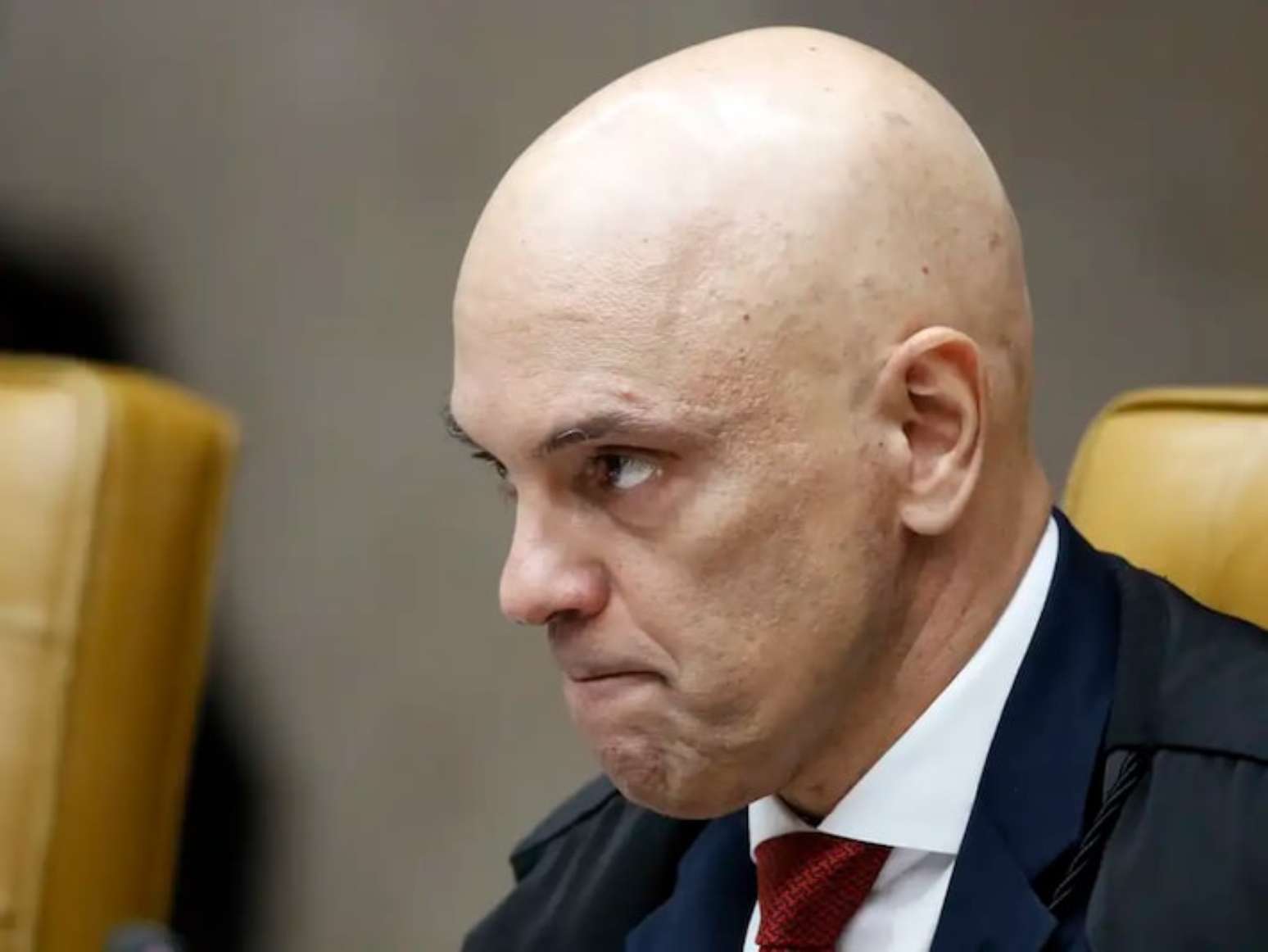Alexandre de Moraes mantinha conversas com Daniel Vorcaro por aplicativo de mensagem, segundo aponta investigação