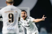 O Santos derrotou o Altético-MG por 2 x 0