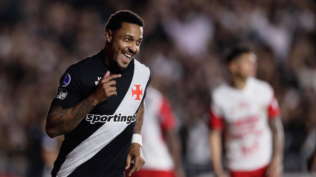 Vasco se impõe em São Januário, derruba Santa Fe e vai à semifinal da Sul-Americana