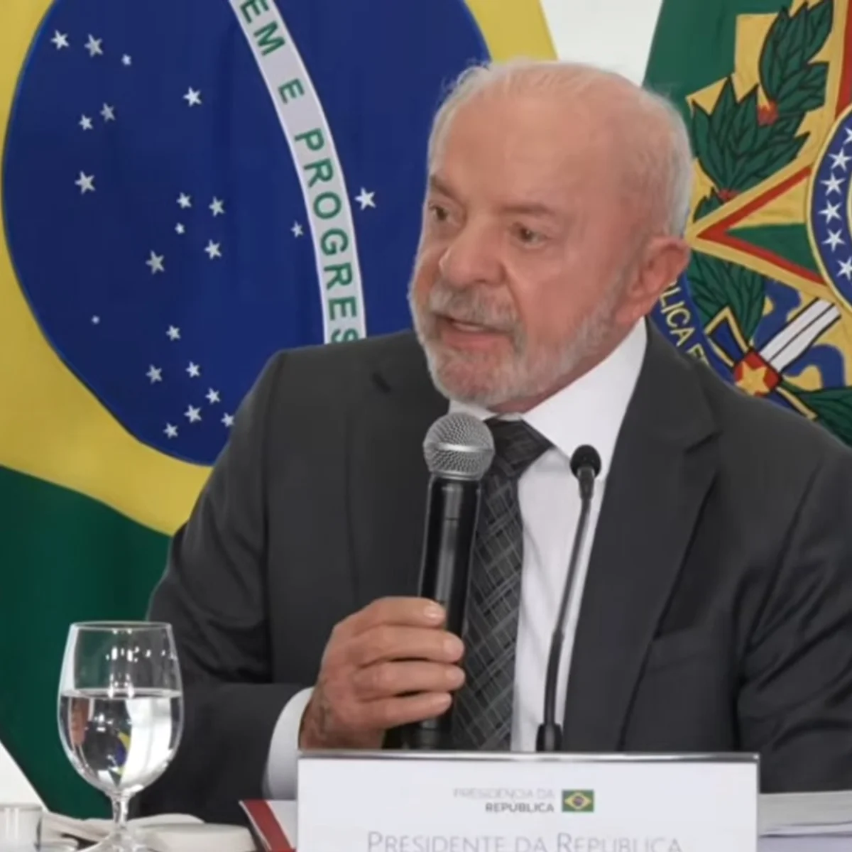 Lula rebate Flávio e diz que não indicou Moraes ao STF