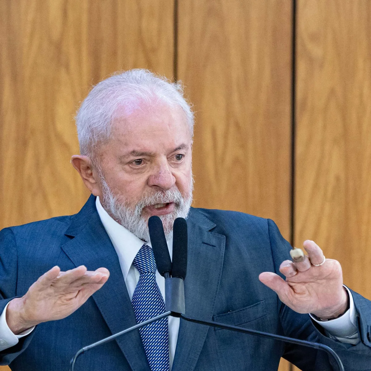 Lula diz que não protegerá Lulinha: "Meu filho não nasceu para errar"