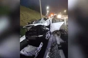 Um homem morreu após bater o carro que dirigia contra um poste na rodovia Assis Chateaubriand, em Indiana, no interior de SP