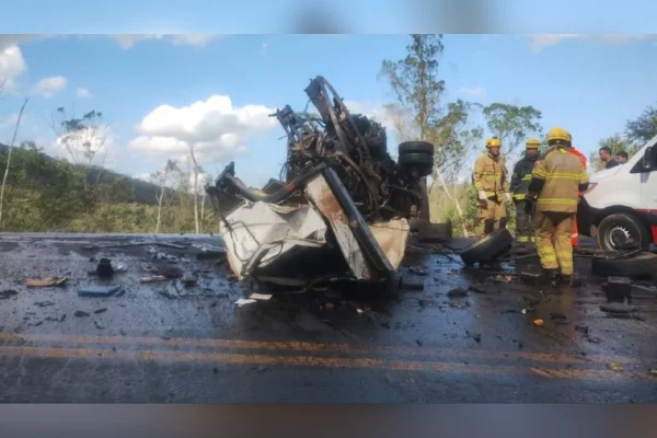 Acidente na BR-381 deixa uma pessoa morta em João Monlevade