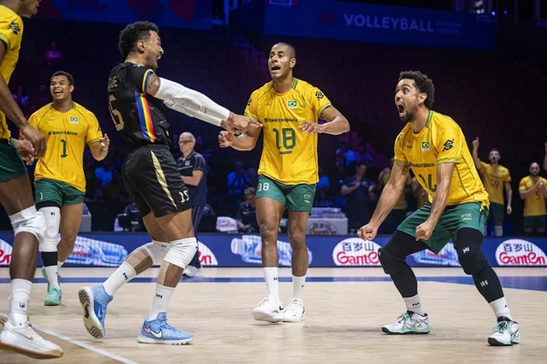 Bernardinho anuncia convocados do Brasil para o Sul-Americano de Vôlei - destaque galeria