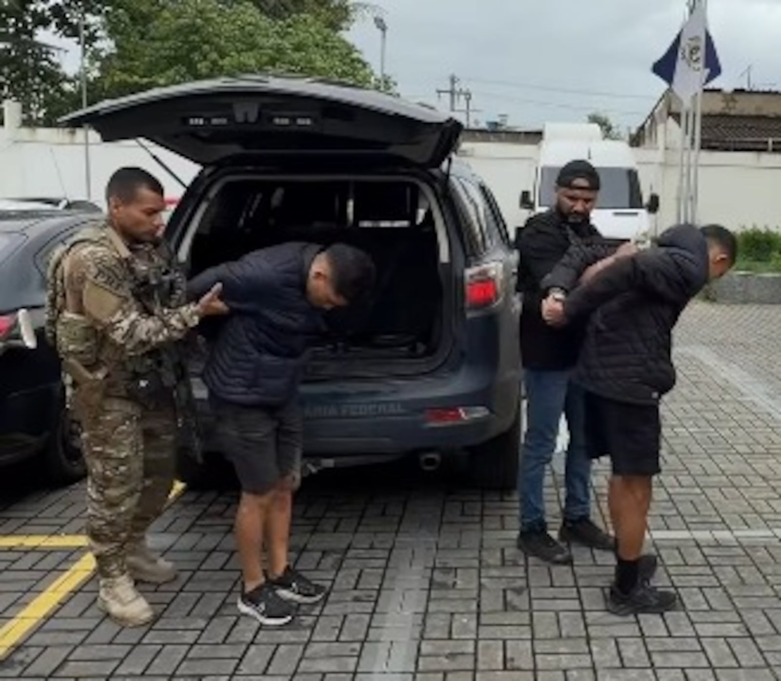 Agentes da DRFA-BF e da PRF capturaram criminosos durante ação integrada Reprodução/Polícia Civil