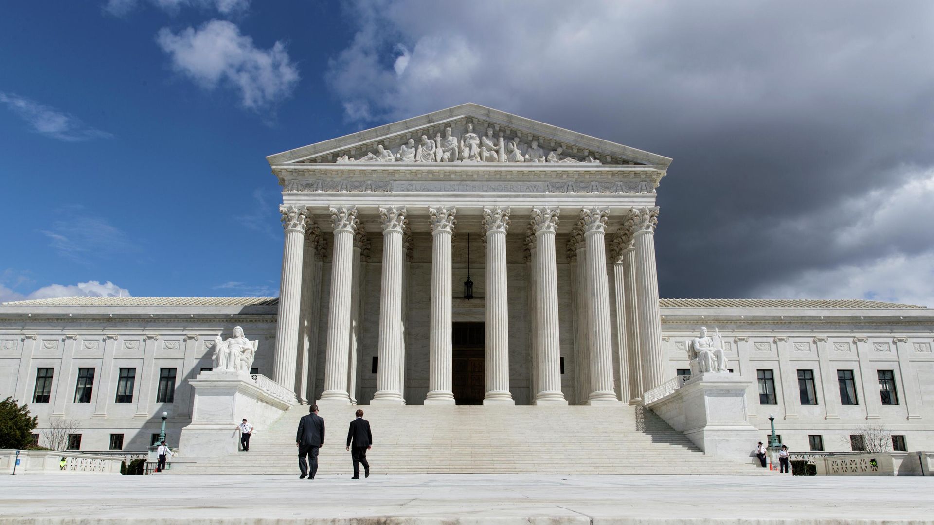 O Supremo Tribunal dos EUA proibiu novos requisitos para a organização do voto por correio.