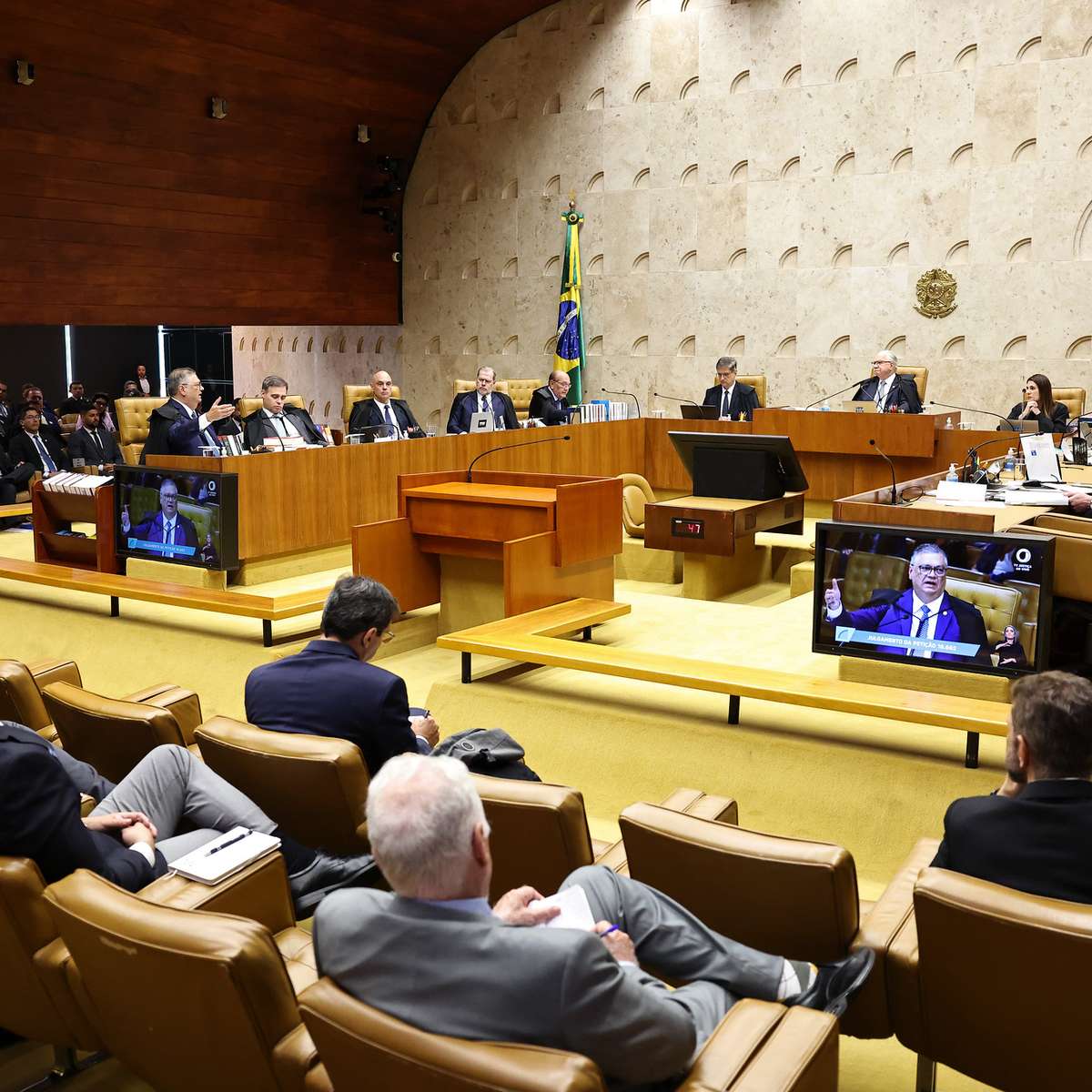 Julgamento marcado por indefinições e bate-bocas 'agrava perda de credibilidade' do STF, avaliam especialistas