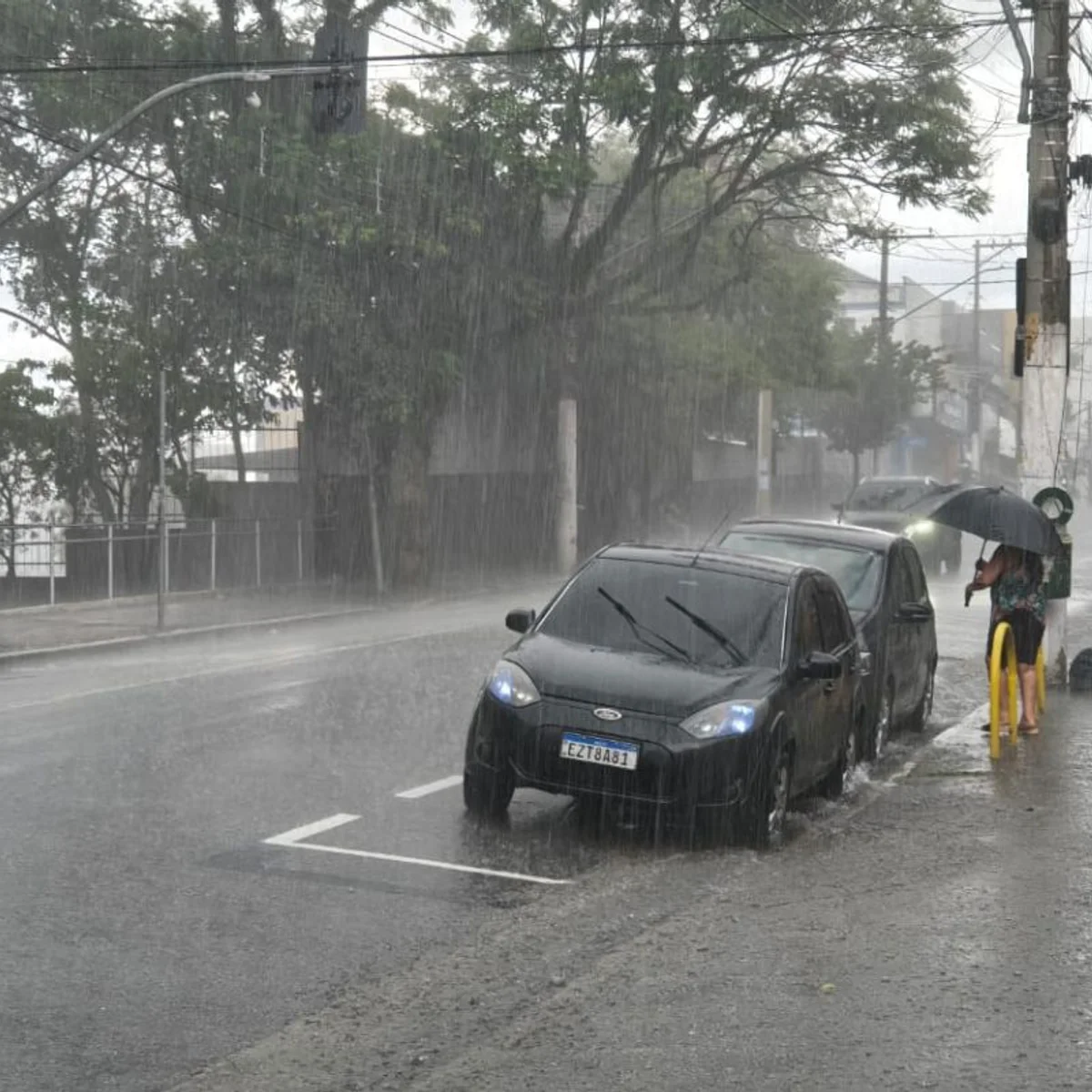 Cidades de SP suspendem aulas após alerta de temporal com risco de tornado