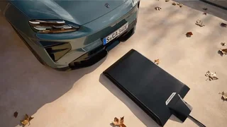 Adeus, tomada? Porsche lança carregamento por indução para Cayenne elétrico